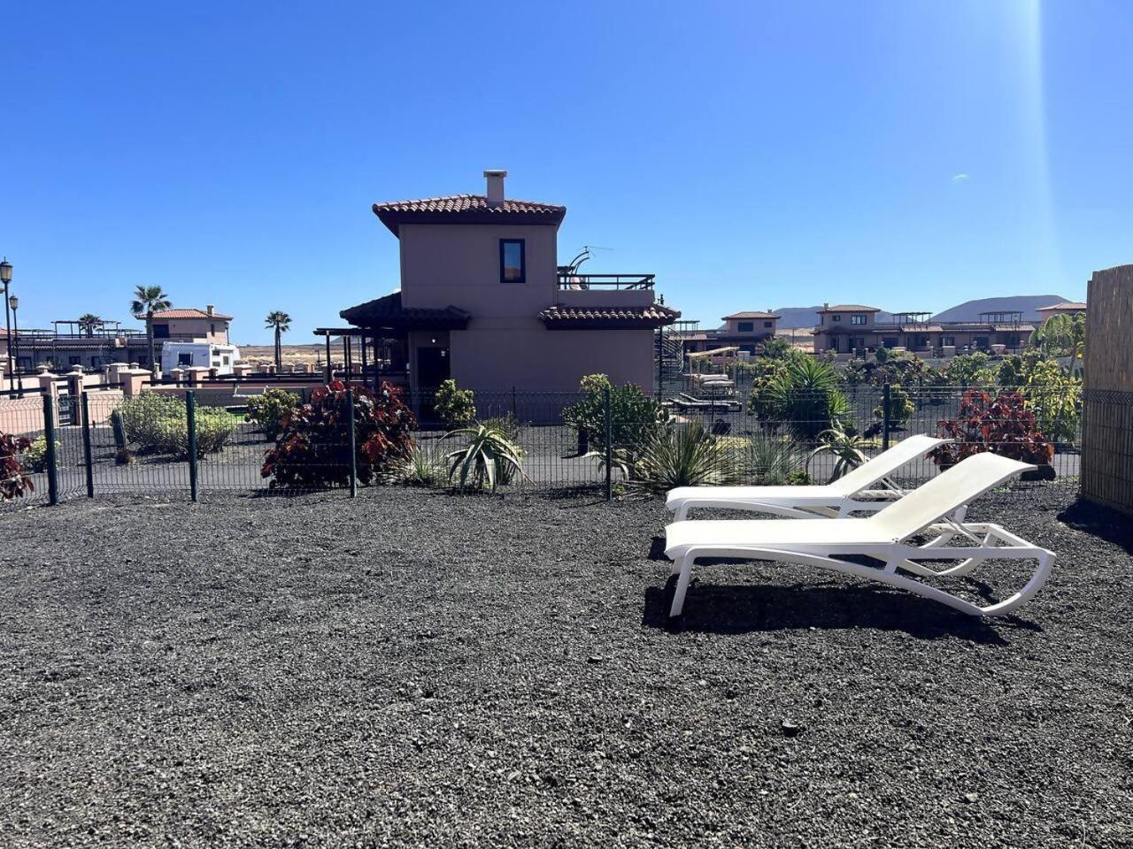 Villa Majanicho Con Piscina Lajares Eksteriør bilde